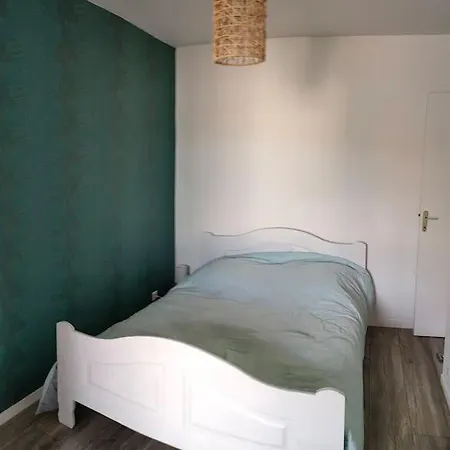 Bel Proche Avec Balcon Et Parking. Apartment *